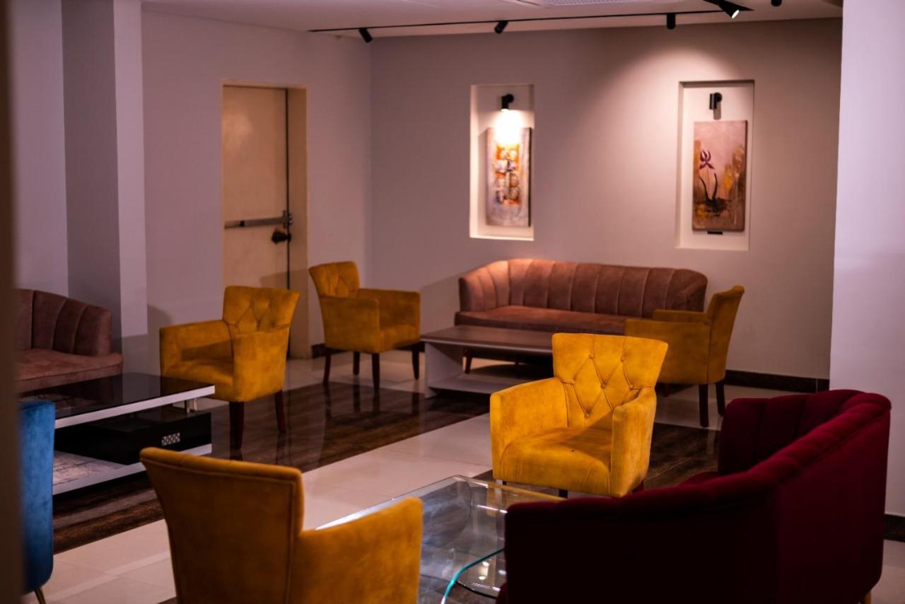 Ahlin Suites Riade Exterior foto